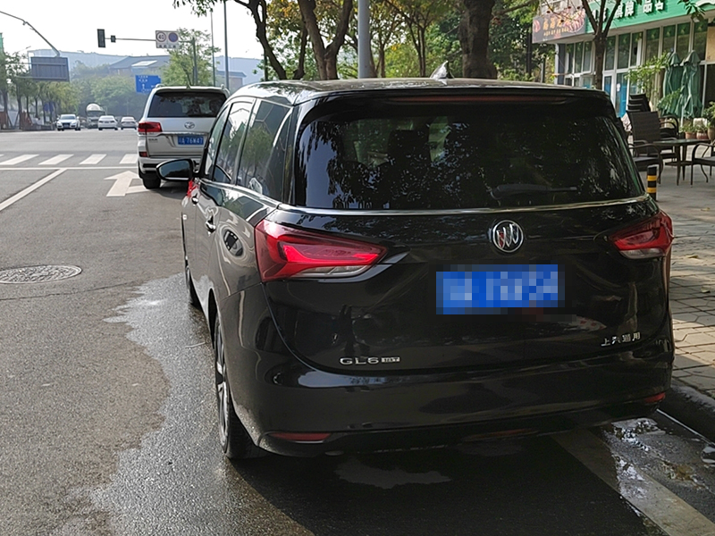 别克商务车