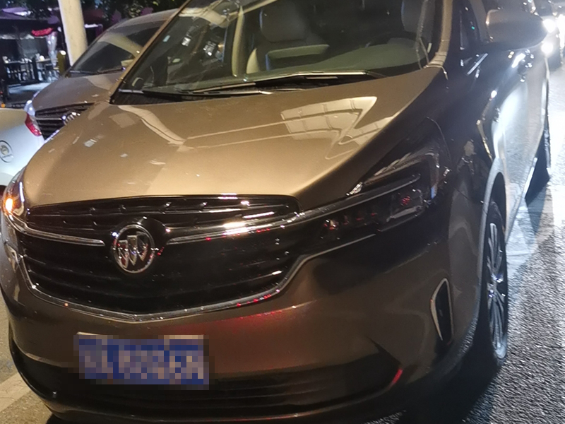 别克商务车